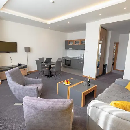 Hotel Stobex 3*