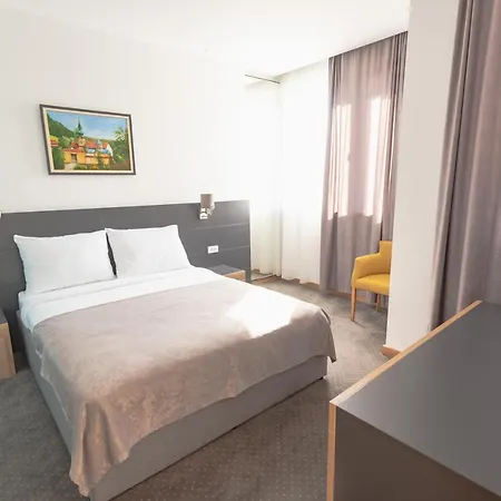 Hotel Stobex 3*